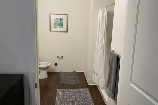 Bathroom - Pleasant View Apartments near corner and grounds