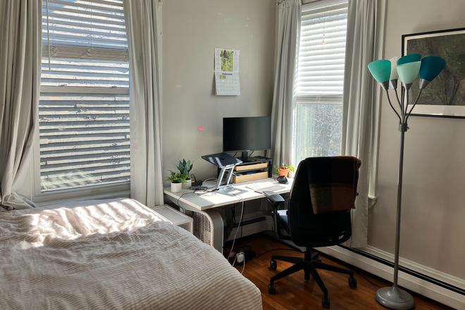 Bedroom - July/August Sublet, Walking Distance to Campus Apartments