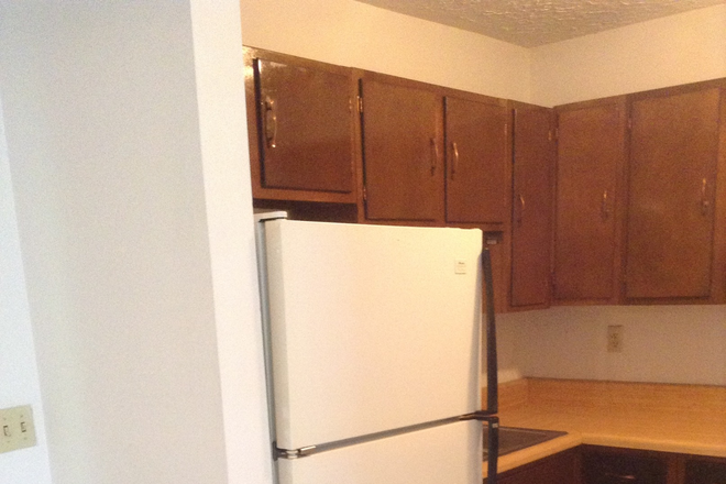 Kitchen - 1222 Holmes Ave #B - 2 Bedroom Duplex