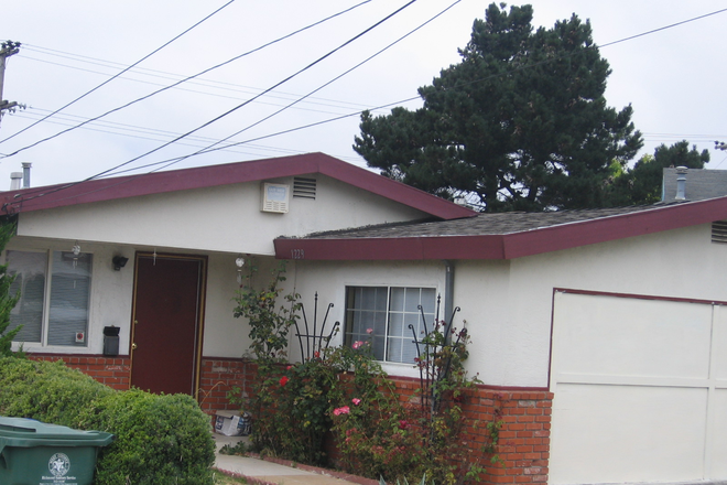 Street View - 2+ bedroom , 2 bath ,house , very close to UCB Field station, 15 min drive to UCB ,