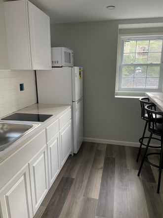 Kitchen - ABINGTON: Newly renovated 1 bedroom apartment w/ new washer/dryer