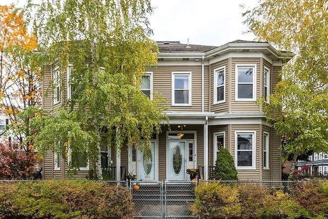 Outside View - Adams St