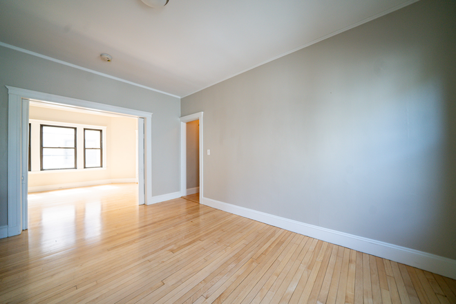 19 Pleasant #10 - [9.1.2025] Large Studio in Cambridgeport [Laundry in unit] Apartments