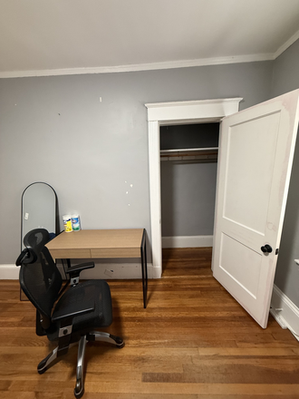 bedroom - 4 Bedrooms / 2 Bathrooms, available June – end of August , 2026 - $1200-$1300 / month Apartments