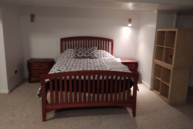 Basement bedroom area - 5 bd/ 3bth house with independent basement