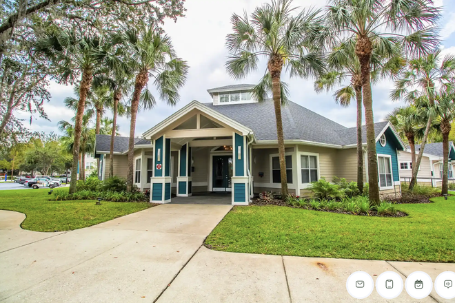 outside - UF Sublease – Private Bed/Bath at The Quarters – Only $550/Month!