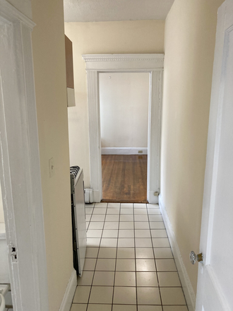 Hall - 1 Bed 1 Bath Apartment Available on Peterborough St