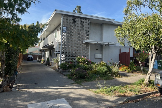 Apartment picture - 1735 Berkeley Way 2BD 1BA (2 block from Berkeley Way Building) Apartments