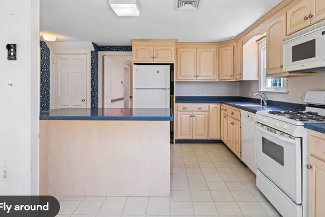 kitchen - Room Available in 3 br West Hartford Home, currently occupied by 2 rising 3L's at UConn Law  (1