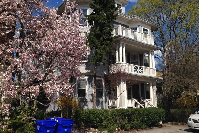 Image 894021 - Medical professional seeks renter for her home walking distance to Longwood Medical Hospitals