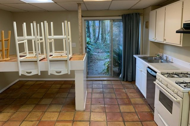 Kitchen - Apartment in private home