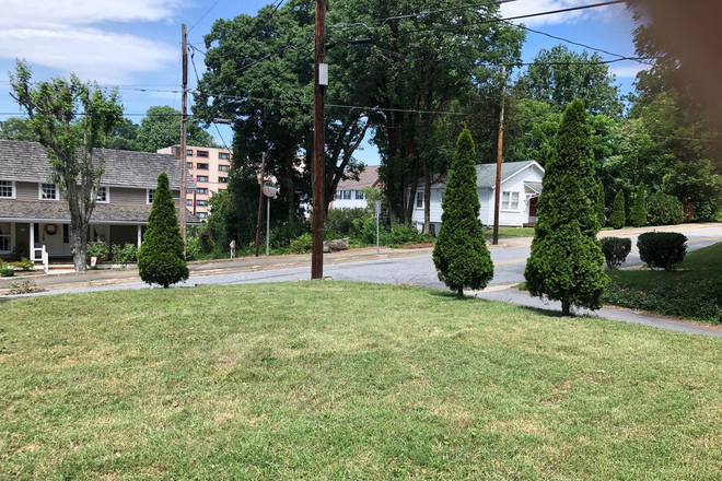 Photo - 310 Ridge Street - 3BR/1.5BA Apartments