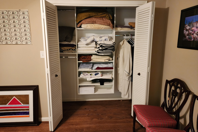 closet - Private Room in a Villa near Perimeter College House