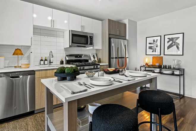 Kitchen - The Link Evanston Apartments