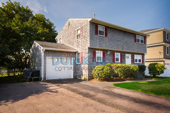 Front of house - 39 Birch Street Narragansett, RI 02882 House