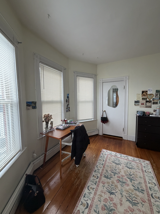 Bedroom - Apt on Hillside St, Mission Hill, Close to Green Line