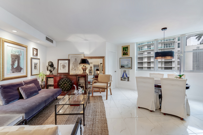 Open Living Space - UM-Friendly Living in Brickell | Easy Commute + City Views