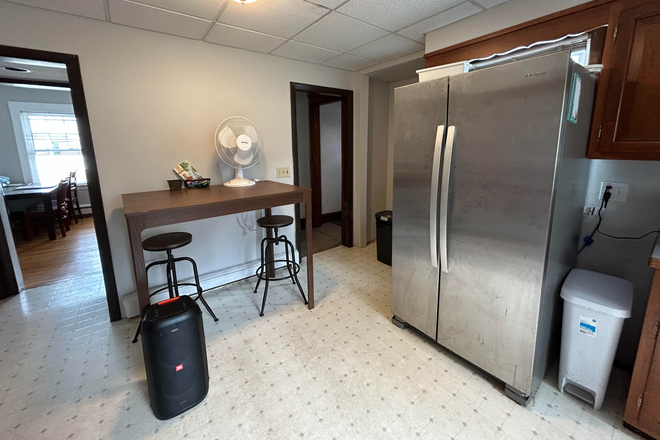 Additional kitchen space - SPACIOUS 3-BEDROOM UNIT WITH LARGE BACKYARD Apartments