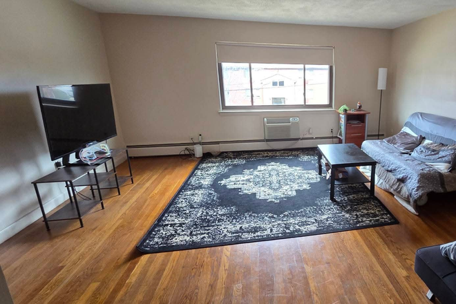 Living room - Looking for Roommate: Charlesbank Estates 2br1b Close to Campus!