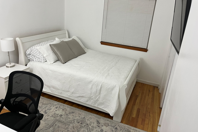 Bedroom in a house. - Bedroom in a house close to Campus in Stamford