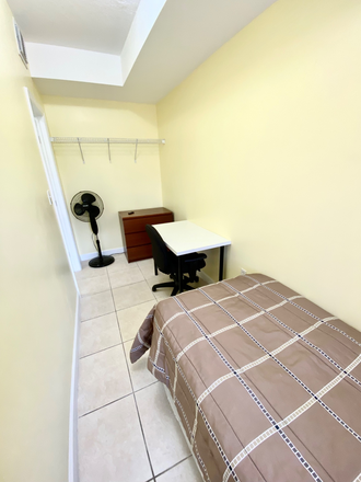 Bedroom - EUROPEAN COVE, QUIET, PEACEFUL ENVIRONMENT $750.00 A MONTH & $300 DEPOSIT, ALL UTILITIES!! House