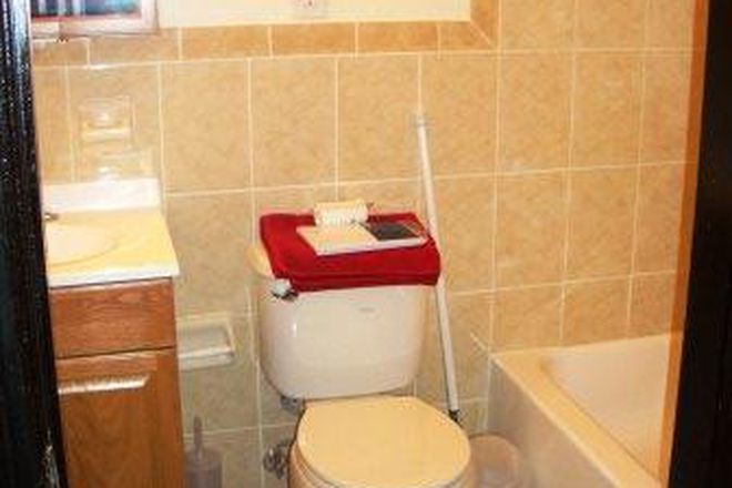 bathroom - 29 Ware St/Harvard Yard Harv/MIT/MGH/Longw furnished post-doc house . Util+ITincl