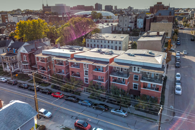 Euclid Court Exterior - Euclid Court Apartments