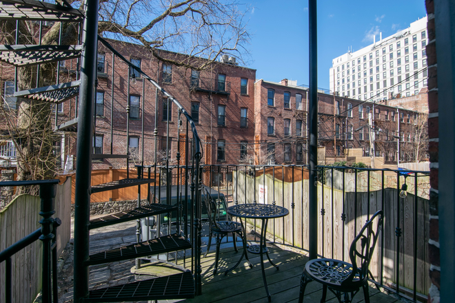 . - **NO BROKERS FEE!! Renovated 4 Bed / 2 Bath w/ LAUNDRY IN UNIT! Apartments