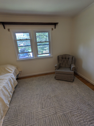 spacious room - Room with private bathroom in shared home-Mather Ave-Princeton