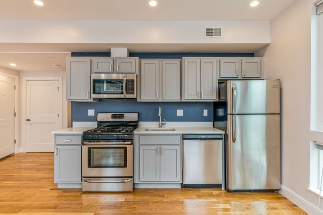 . - Newly Renovated, 6 bed 4 full bath, W/D in unit, Central AC, Close to Trains