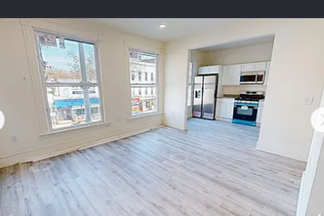 dining room - Large apartment with 3 beds and two full baths