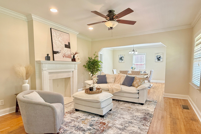 Den - Fully furnished private room on Emory bus line