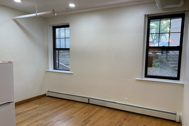 Call NOW for showings! 617-236-8550 - HEMENWAY ST - *NO FEE* TRUE 2BR W/ LIVNG RM, H&HW INC, LNDRY IN BLDNG, DW IN SYMPHONY FOR *9/1/2026* Apartments