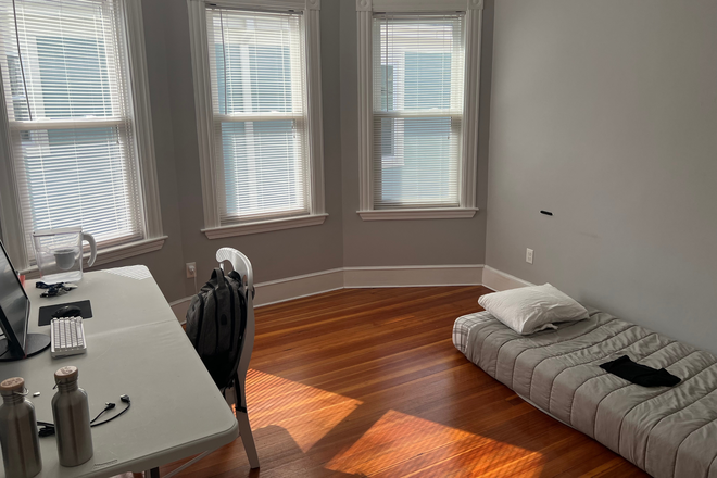 Bedroom - Furnished Summer Sublet in Jamaica Plain