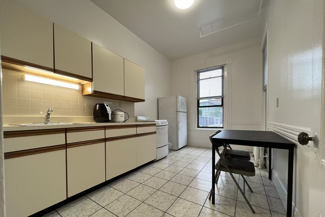 Kitchen - Cozy, Pleasant View Apartment Right beside Harvard Square
