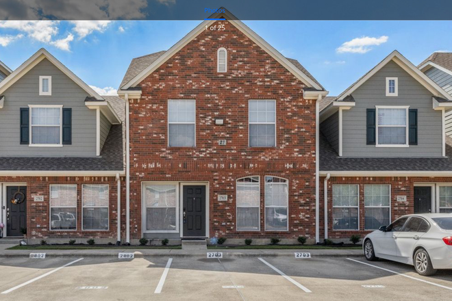 Outside view - Waterwood Townhomes, Tamu bus route, 10 min to campus