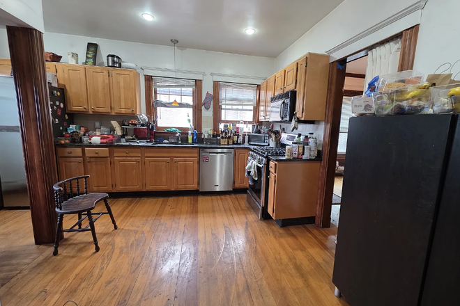 Call NOW for showings! 617-236-8550 - WINCHESTER ST - LRG MODERN 5BR AVAIL *9/1/2026* W/ EIK, DW, PORCHES, 2 BATH, PRKING NEAR WSHNGTON SQ Apartments