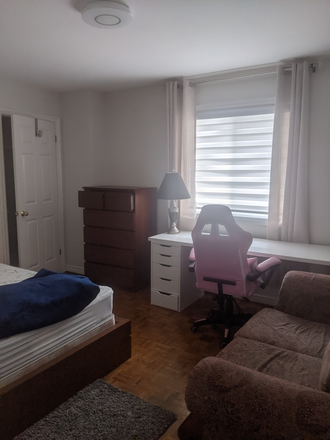 bedroom - Fully Furnished 1 Bedroom, 1 plus washroom, laundry, kitchen & walking distance to UofT SCAR