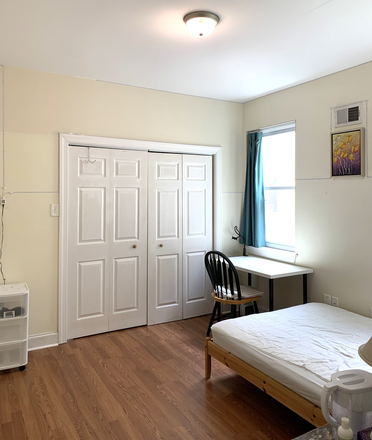 Bedroom - A Cozy & Quiet Room Available Near Penn & Drexel Townhome