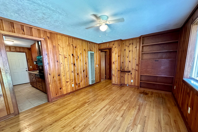 Living room - Auburn Apartments by Redmont Properties