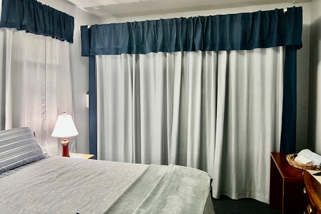Hidden storage - Private Suite with Kitchenette & Pool, all Inclusive….in quite neighborhood House