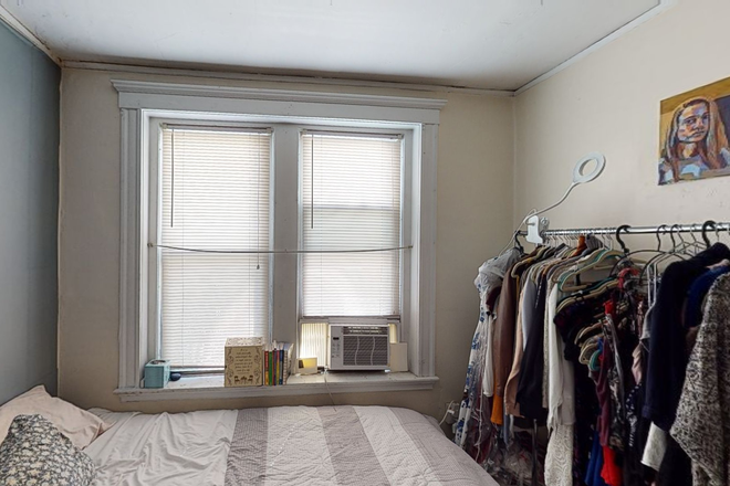 Bedroom - Allston 1 Bed Walbridge St Apartments