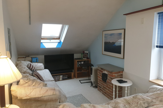 Living Room - 3rd Fl Apt, All Utilities, $1150 per room