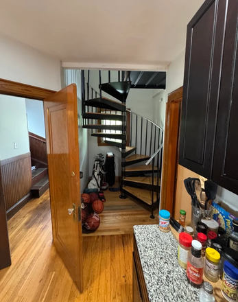 Call NOW for showings! 617-236-8600 - RENFREW ST - *NO FEE* LRG UNIQUE 3BR/1BA BY TUFTS AVAIL *6/1/2027* W/ PRKNG INC, LNDRY IN BLDNG! Apartments