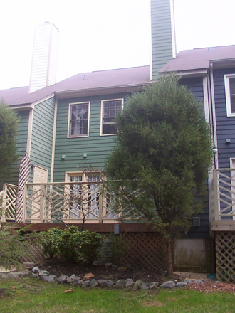 Back Entrance/deck/storage - Woodstream Glen 2BR/2.5 BaTownhome