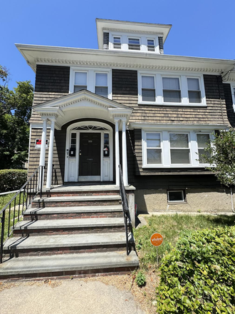 Exterior of house - Awesome 4 bed/ 1 bath available 2025!! Parking included in rent