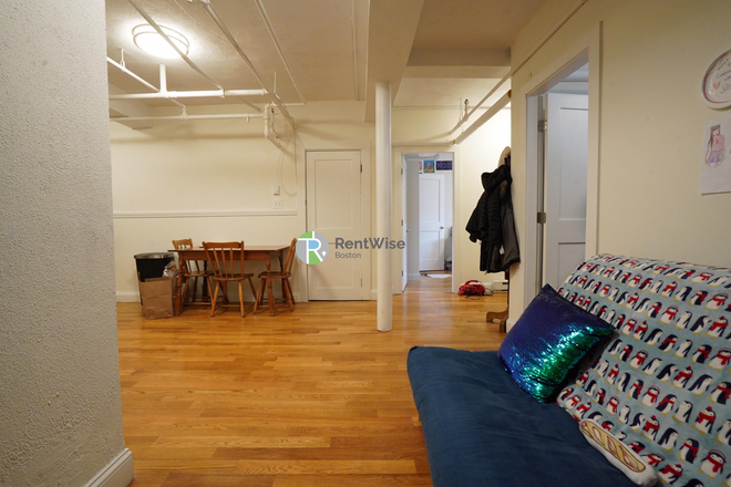 1 - SEPT 2026-Sweeet Comm Ave 2 bed, H/HW inc. Fitness Rm-No Broker Fee Apartments