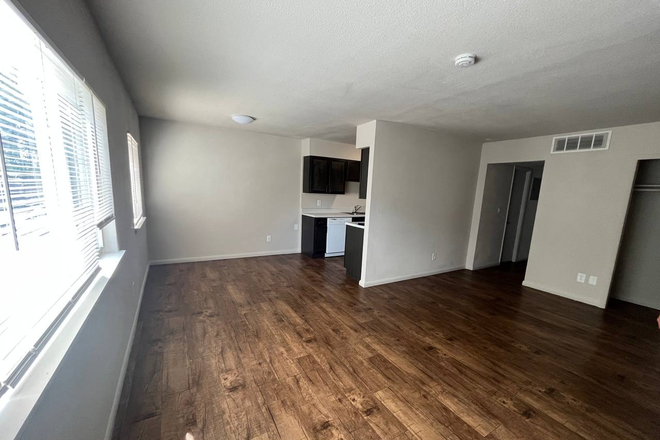 living room - University Crossing apartments