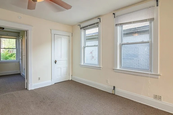 Living - 4 Bedroom Located in CUF Neighborhood! House