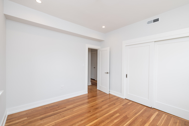 Room - 1-Bed in Cambridge | In-Unit W/D, Renovated Kitchen, Central Air Apartments